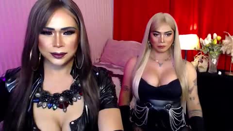 Snapshot of asianlovelykhim chatting on 02-07-25, 07:38 Ara online show from 02-07-25, 07:38