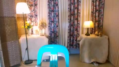 Snapshot of asianlovelykhim chatting on 03-02-25, 01:58 Ara online show from 03-02-25, 01:58