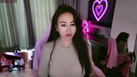 Snapshot of asianqueen777ohmi chatting on 10-27-25, 03:21 Rose Mingna online show from 10-27-25, 03:21