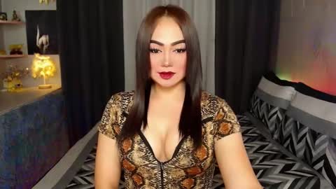 Snapshot of asiansexhunter chatting on 01-16-25, 11:48 Ms. MONICA online show from 01-16-25, 11:48