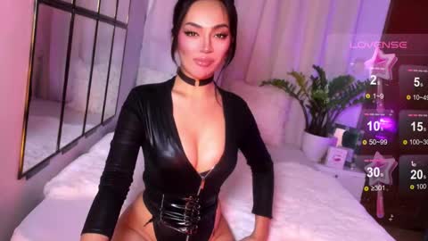 Snapshot of asiansexqueenx chatting on 12-16-24, 04:23 Miss Nia online show from 12-16-24, 04:23