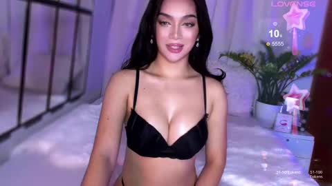 Snapshot of asiansexqueenx chatting on 12-25-24, 01:53 Miss Nia online show from 12-25-24, 01:53
