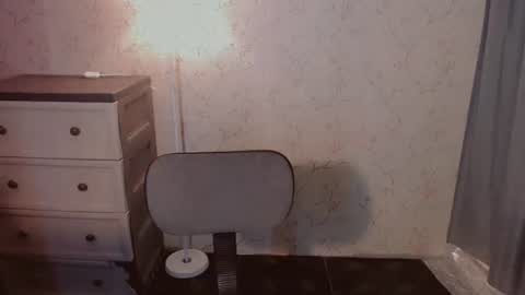 kisses online show from 02-24-26, 05:44