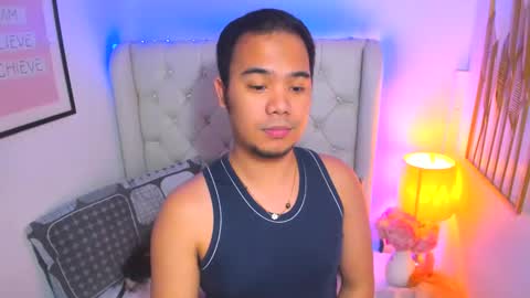 Snapshot of asianzero chatting on 02-14-25, 09:10 Zero online show from 02-14-25, 09:10