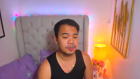 Snapshot of asianzero chatting on 02-21-25, 09:43 Zero online show from 02-21-25, 09:43