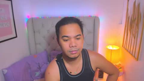 Snapshot of asianzero chatting on 02-25-25, 08:03 Zero online show from 02-25-25, 08:03