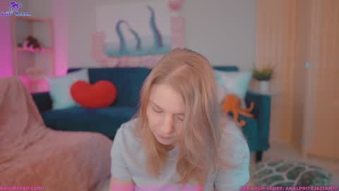 Asiri   pronounced Ah-siri Please no nicknames   3 online show from 02-24-26, 01:09