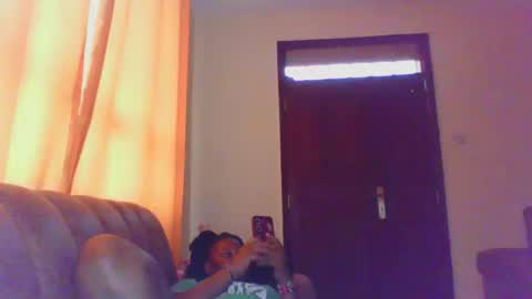 Snapshot of asiya2030 chatting on 09-25-25, 10:30 asiya2030 online show from 09-25-25, 10:30