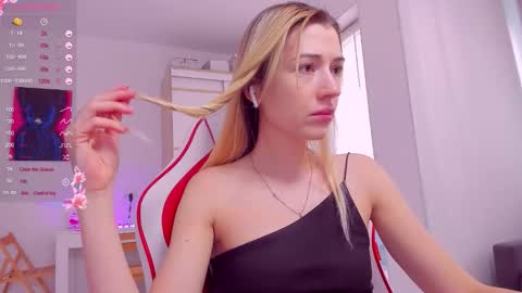 Caroline online show from 09-28-25, 12:43