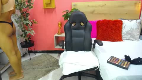 Snapshot of aslyhernandez chatting on 05-12-26, 10:34 ASLY online show from 05-12-26, 10:34