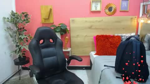 Snapshot of aslyhernandez chatting on 05-16-26, 10:01 ASLY online show from 05-16-26, 10:01