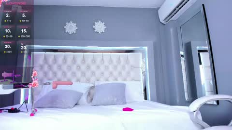 A S L Y   S A N D E R online show from 10-31-25, 04:35