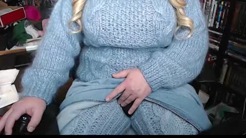 Snapshot of aspen_vale chatting on 02-10-25, 02:48 Aspen Vale online show from 02-10-25, 02:48