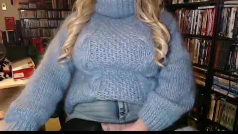 Snapshot of aspen_vale chatting on 02-17-25, 11:53 Aspen Vale online show from 02-17-25, 11:53