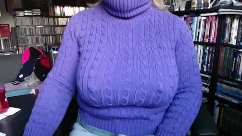 Snapshot of aspen_vale chatting on 09-17-25, 10:22 Aspen Vale online show from 09-17-25, 10:22