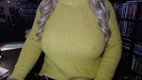 Snapshot of aspen_vale chatting on 09-21-25, 02:46 Aspen Vale online show from 09-21-25, 02:46