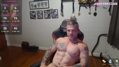 Snapshot of ass_chaser_1 chatting on 09-17-25, 01:40 Ass Chaser online show from 09-17-25, 01:40