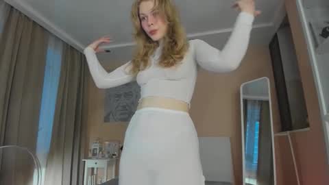 Sasha online show from 10-26-25, 05:35