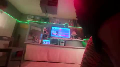 Snapshot of ass_so_sweet chatting on 12-21-25, 07:15 SIR WILLIAM online show from 12-21-25, 07:15