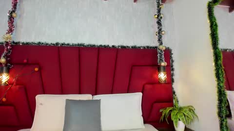 instagramsoofiaa giraldo online show from 12-20-25, 06:48