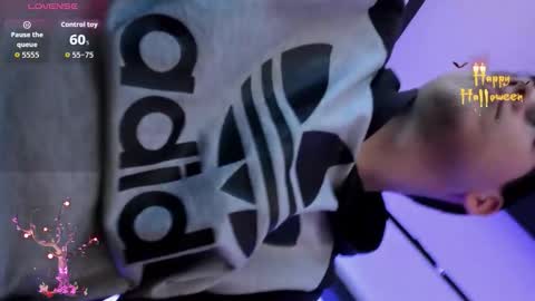 astablack_ online show from 09-09-25, 08:47