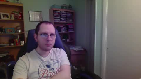 Snapshot of astg94 chatting on 12-22-25, 10:51 Andrew or Smiley Read the message in bold above the bio design for info on the situation. online show from 12-22-25, 10:51