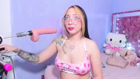 Snapshot of astra_01 chatting on 10-22-25, 02:45 Kitty online show from 10-22-25, 02:45