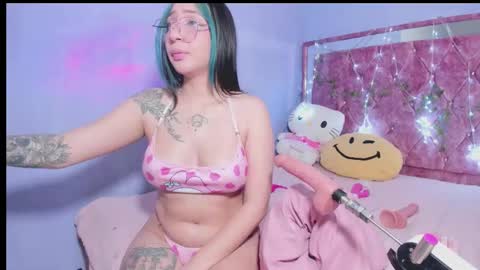 Snapshot of astra_01 chatting on 11-08-25, 09:35 Kitty online show from 11-08-25, 09:35