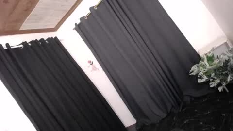 Snapshot of astraea_xxx chatting on 03-24-26, 09:09 Anna online show from 03-24-26, 09:09