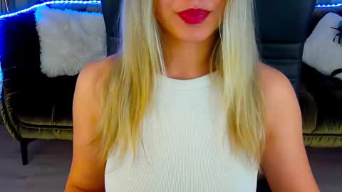 Snapshot of astraluxe_ chatting on 12-05-24, 04:55 Asta online show from 12-05-24, 04:55