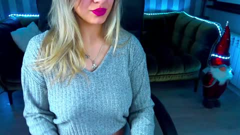 Snapshot of astraluxe_ chatting on 12-26-24, 01:21 Asta online show from 12-26-24, 01:21