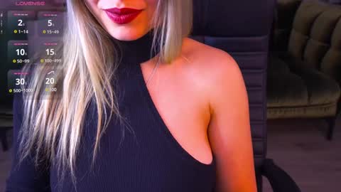 Snapshot of astraluxe_ chatting on 01-24-25, 02:19 Asta online show from 01-24-25, 02:19
