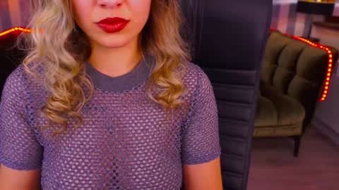 Snapshot of astraluxe_ chatting on 01-25-25, 02:03 Asta online show from 01-25-25, 02:03