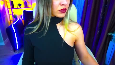 Snapshot of astraluxe_ chatting on 01-28-25, 04:52 Asta online show from 01-28-25, 04:52