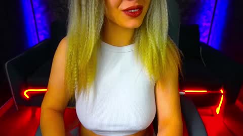 Snapshot of astraluxe_ chatting on 02-02-25, 11:53 Asta online show from 02-02-25, 11:53