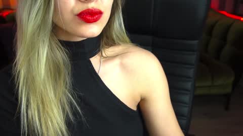 Snapshot of astraluxe_ chatting on 02-08-25, 03:30 Asta online show from 02-08-25, 03:30