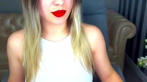 Snapshot of astraluxe_ chatting on 02-23-25, 01:53 Asta online show from 02-23-25, 01:53