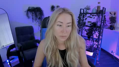 astramonroe online show from 04-06-26, 04:21