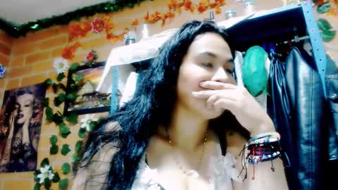 Snapshot of astrid_hauser66 chatting on 11-04-25, 04:11 astrid_hauser66 online show from 11-04-25, 04:11