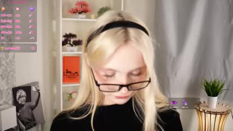 Kate online show from 11-20-25, 04:18