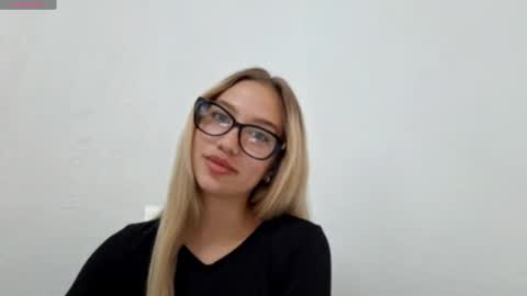Snapshot of asuncionedgeman chatting on 10-18-25, 01:56 Diana online show from 10-18-25, 01:56