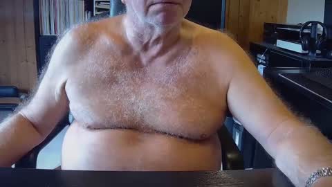 asusandy online show from 09-26-25, 12:42