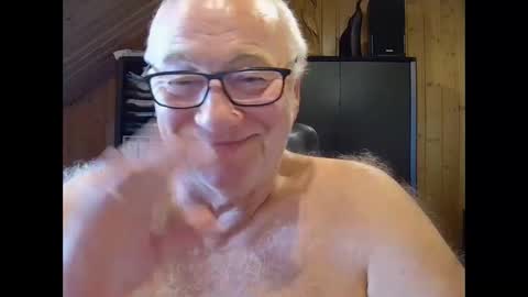 asusandy online show from 10-04-25, 02:04