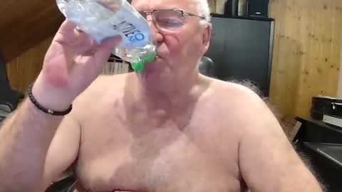 Snapshot of asusandy chatting on 04-16-26, 11:07 asusandy online show from 04-16-26, 11:07