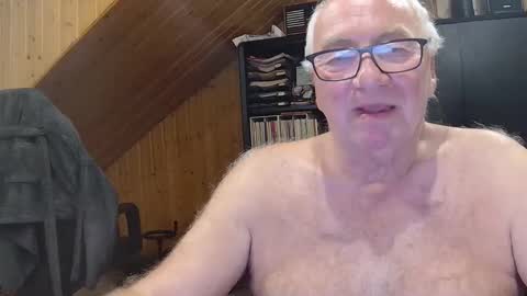 Snapshot of asusandy chatting on 05-15-26, 11:34 asusandy online show from 05-15-26, 11:34