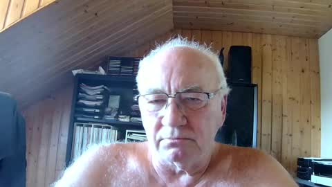 Snapshot of asusandy chatting on 07-11-26, 10:40 asusandy online show from 07-11-26, 10:40