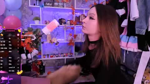 Snapshot of asya_sweet_ chatting on 10-13-25, 02:50 Anastasia online show from 10-13-25, 02:50