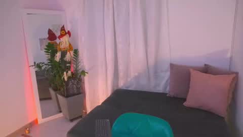 atena676 online show from 10-17-25, 02:04