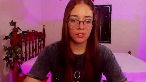 Snapshot of atenas__05 chatting on 12-23-24, 07:09 atenas online show from 12-23-24, 07:09