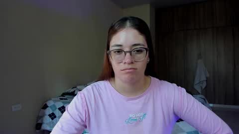 Snapshot of atenas__05 chatting on 01-18-25, 07:48 atenas online show from 01-18-25, 07:48